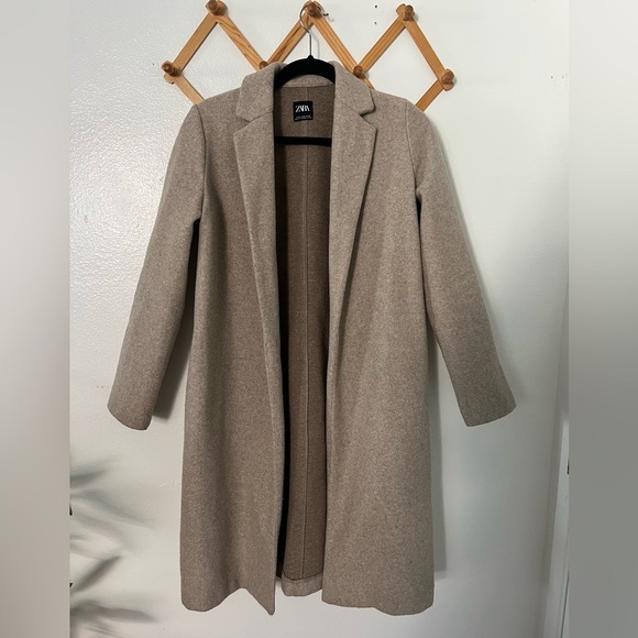 Zara coat - Picture 1 of 4